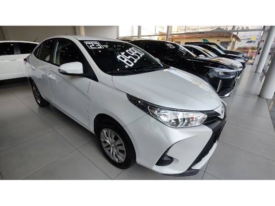toyota-yaris-1.5-16v-flex-sedan-xl-live-multidrive-wmimagem18261114238