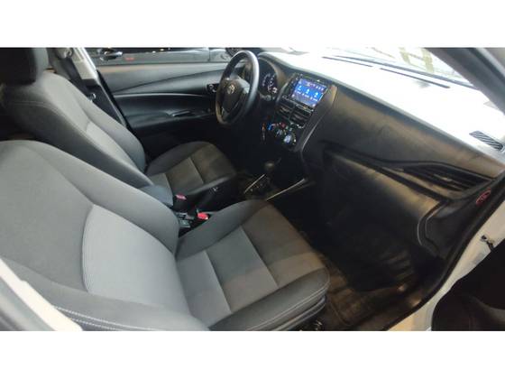 toyota-yaris-1.5-16v-flex-sedan-xl-live-multidrive-wmimagem18272959065
