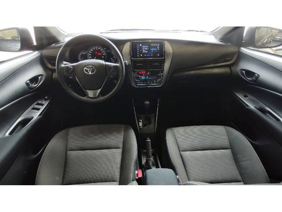 toyota-yaris-1.5-16v-flex-xl-multidrive-wmimagem17383740195